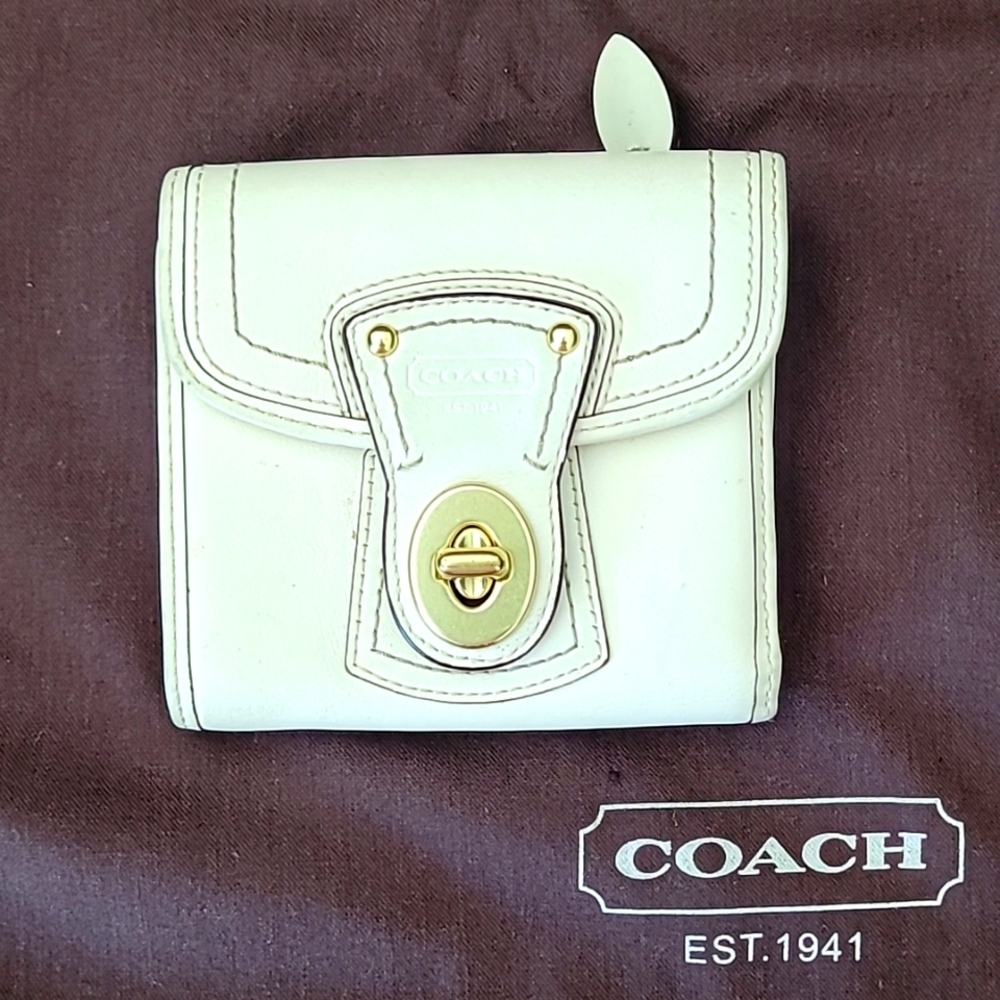 Coach, vintage Hampton wallet.